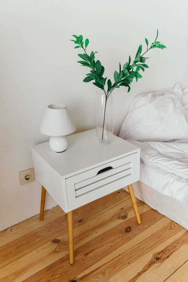10 styles de tables de chevet pour sublimer votre intérieur