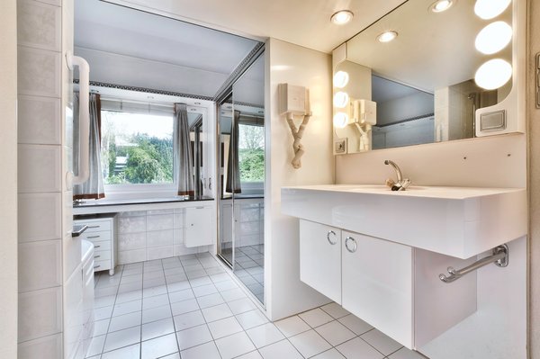 Transformez votre espace avec une salle de bain sur mesure à Lyon