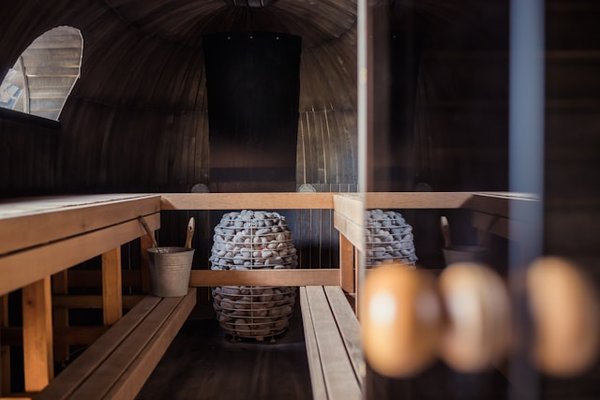 Comment créer une ambiance de spa dans une salle de bain sans fenêtre?