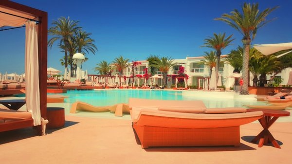 Quels sont les critères pour choisir une couverture de piscine rétractable?