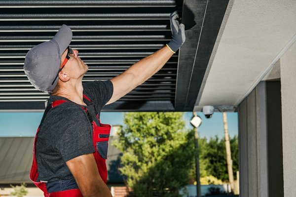 Dépannage et réparation de vos stores, volets et pergolas en un clin d'œil